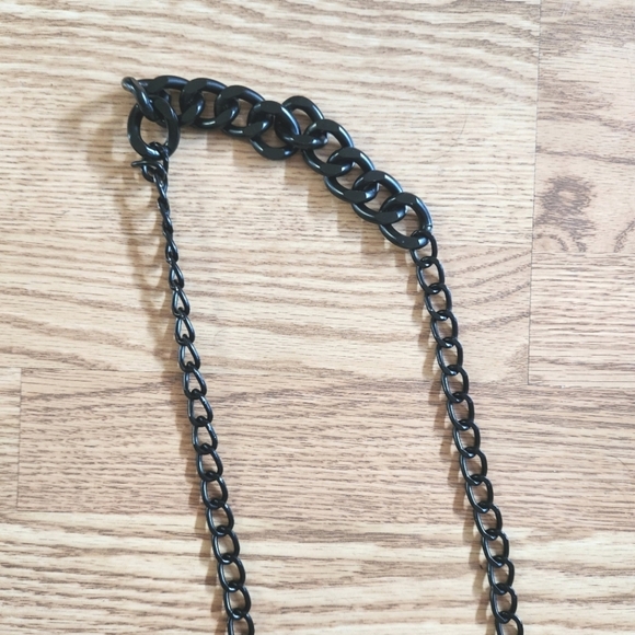 EUC Betsey Johnson Black and White Chain Crossbody Purse - Picture 2 of 7